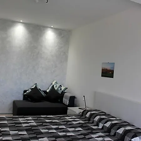 לינה וארוחת בוקר Fili D'erba 3*